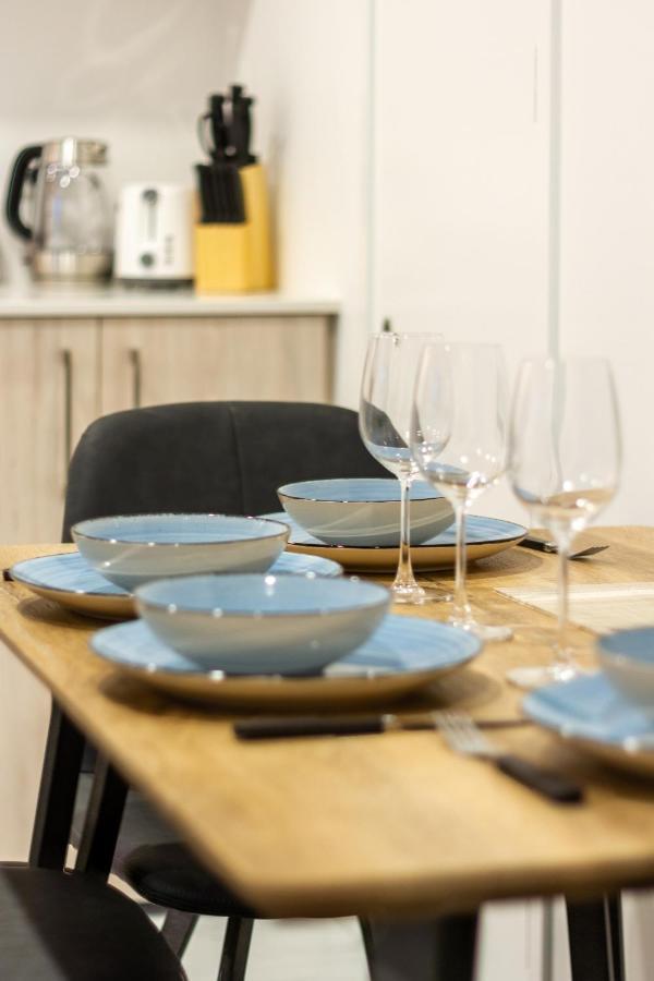 Modern City Living By Latimer Square, Cathedral Apartment Крайстчърч Екстериор снимка