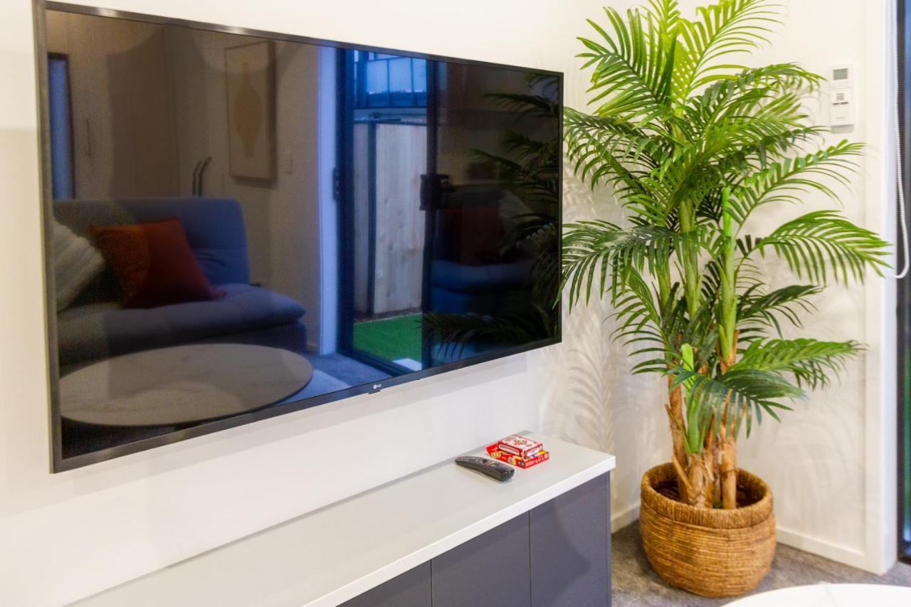 Modern City Living By Latimer Square, Cathedral Apartment Крайстчърч Екстериор снимка