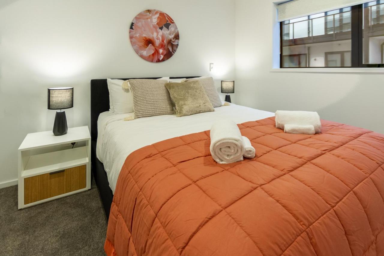 Modern City Living By Latimer Square, Cathedral Apartment Крайстчърч Екстериор снимка