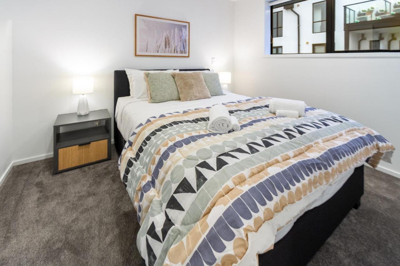 Modern City Living By Latimer Square, Cathedral Apartment Крайстчърч Екстериор снимка
